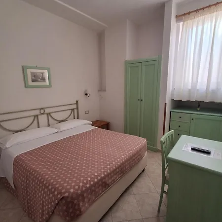 Dania Otel 3*