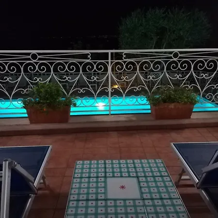Hotell Dania 3*